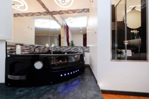 Black Enchanting Jacuzzi Suite Trastevere - Top Collection